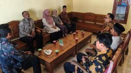 Lurah Tunjuk Bapak Bajiyo sebagai Rois untuk Memperkuat Pelayanan Keagamaan dan Adat Masyarakat